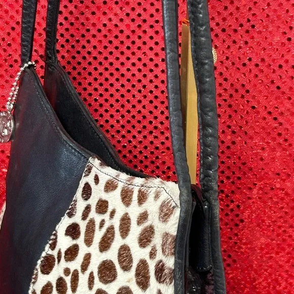 Leatherneck USA Black & Red Animal Print Calf Hair Shoulder Bag Approx. 12 x 11 - Picture 13 of 15